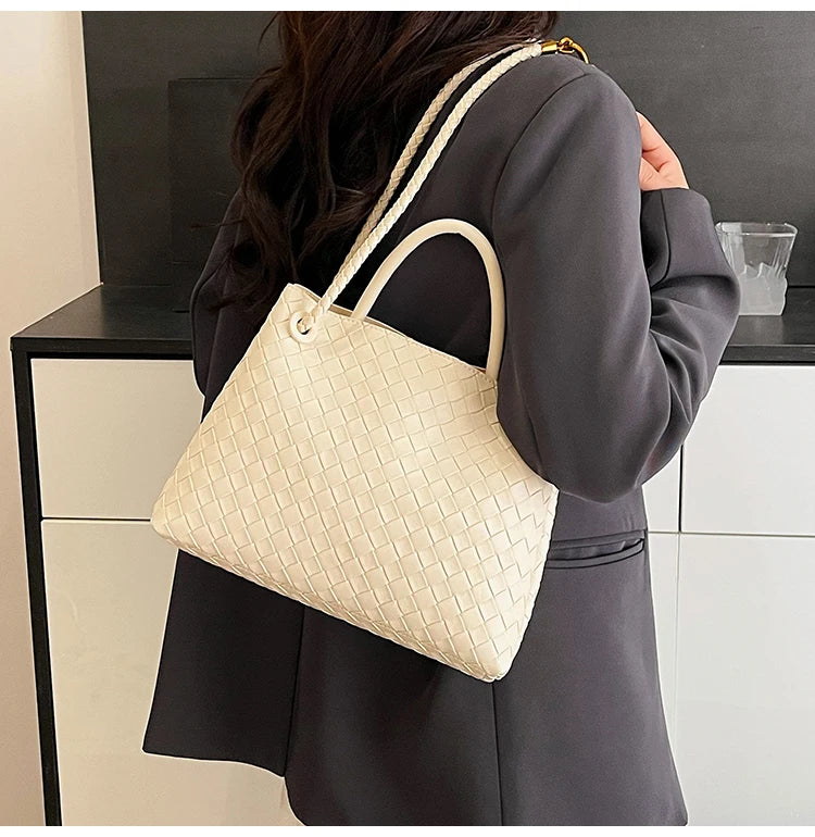 Pebble Tote